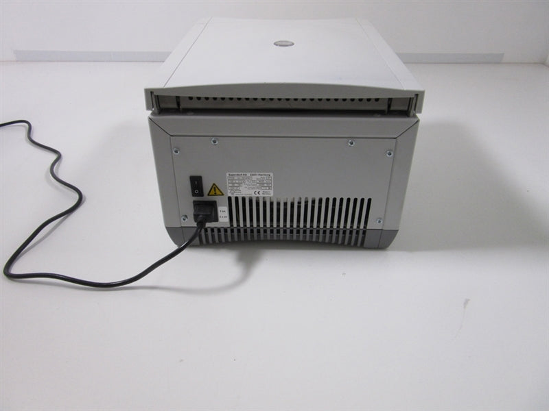 Eppendorf 5702 Centrifuge