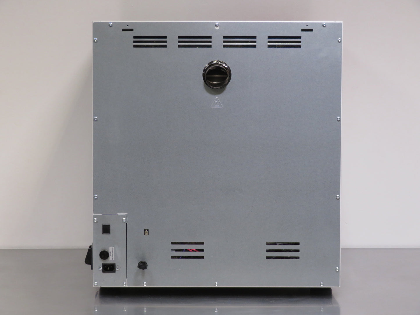 Binder BD56 Avantgarde Gravity Convection Incubator, Cat #: 9010-0324