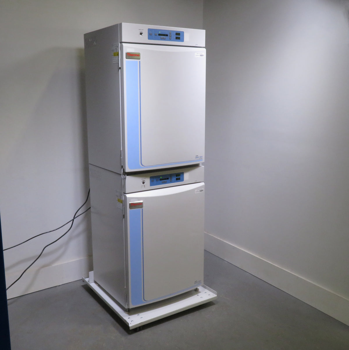 Thermo Scientific Forma 310 Direct Heat Co2 Incubator Dual Stack
