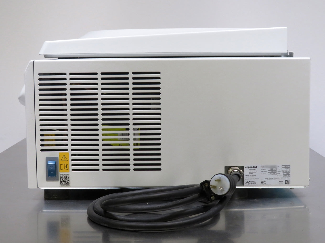 Eppendorf 5810R Refrigerated Centrifuge (20 AMP)