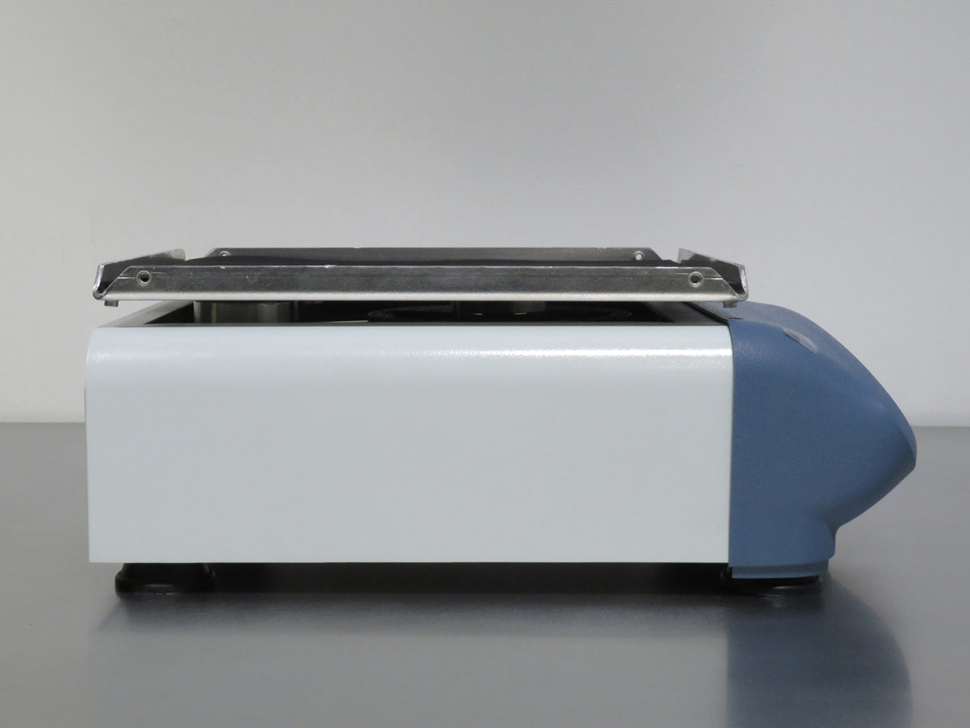 Barnstead MaxQ 2000 Digital Orbital Shaker