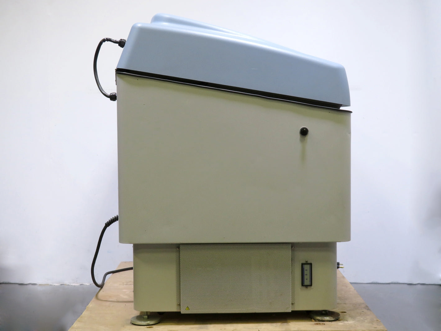 Barnstead Lab-Line MaxQ 5000 Refrigerated Incubator Shaker