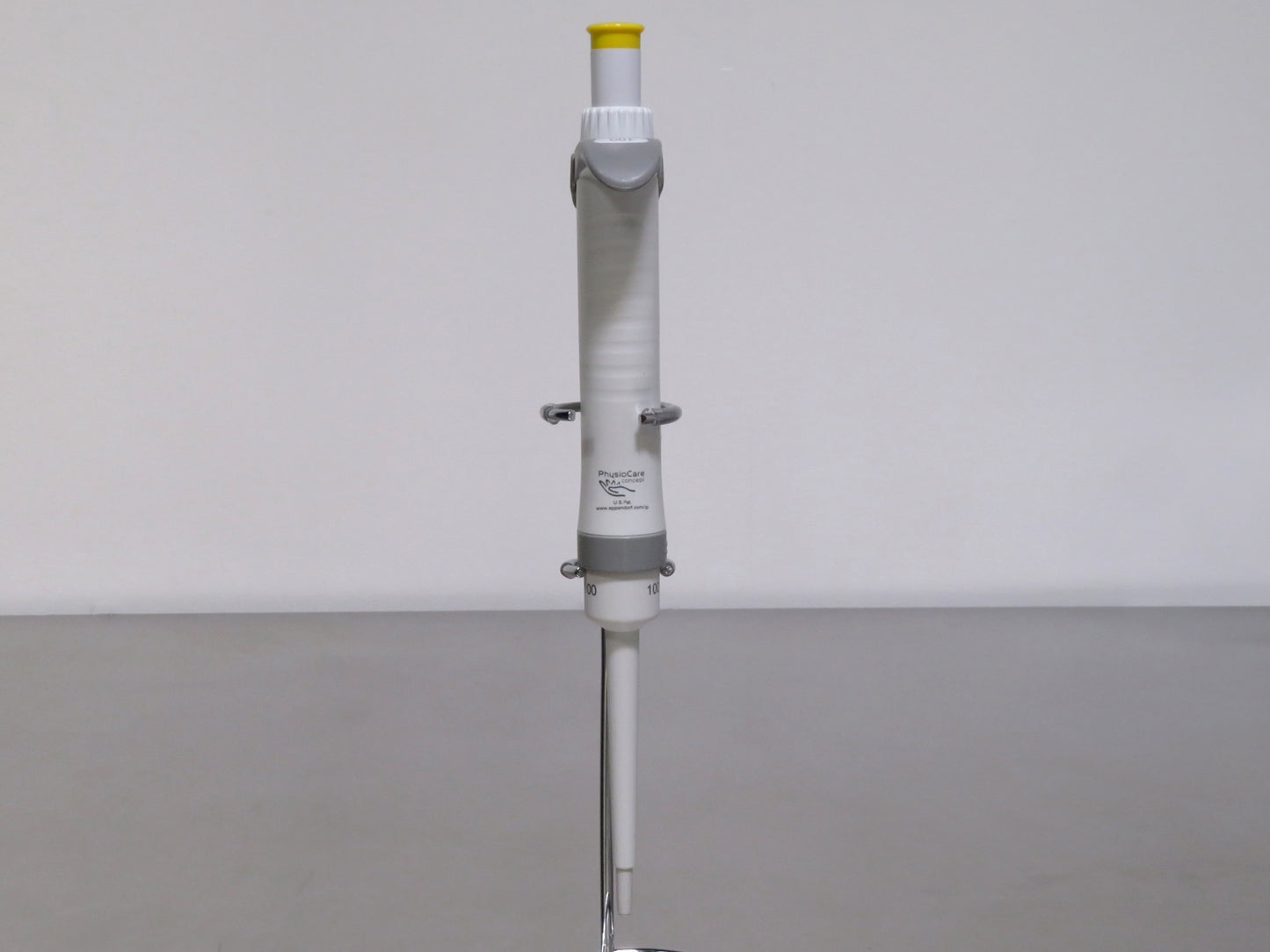 Eppendorf Research Plus Pipette, 10 to 100uL
