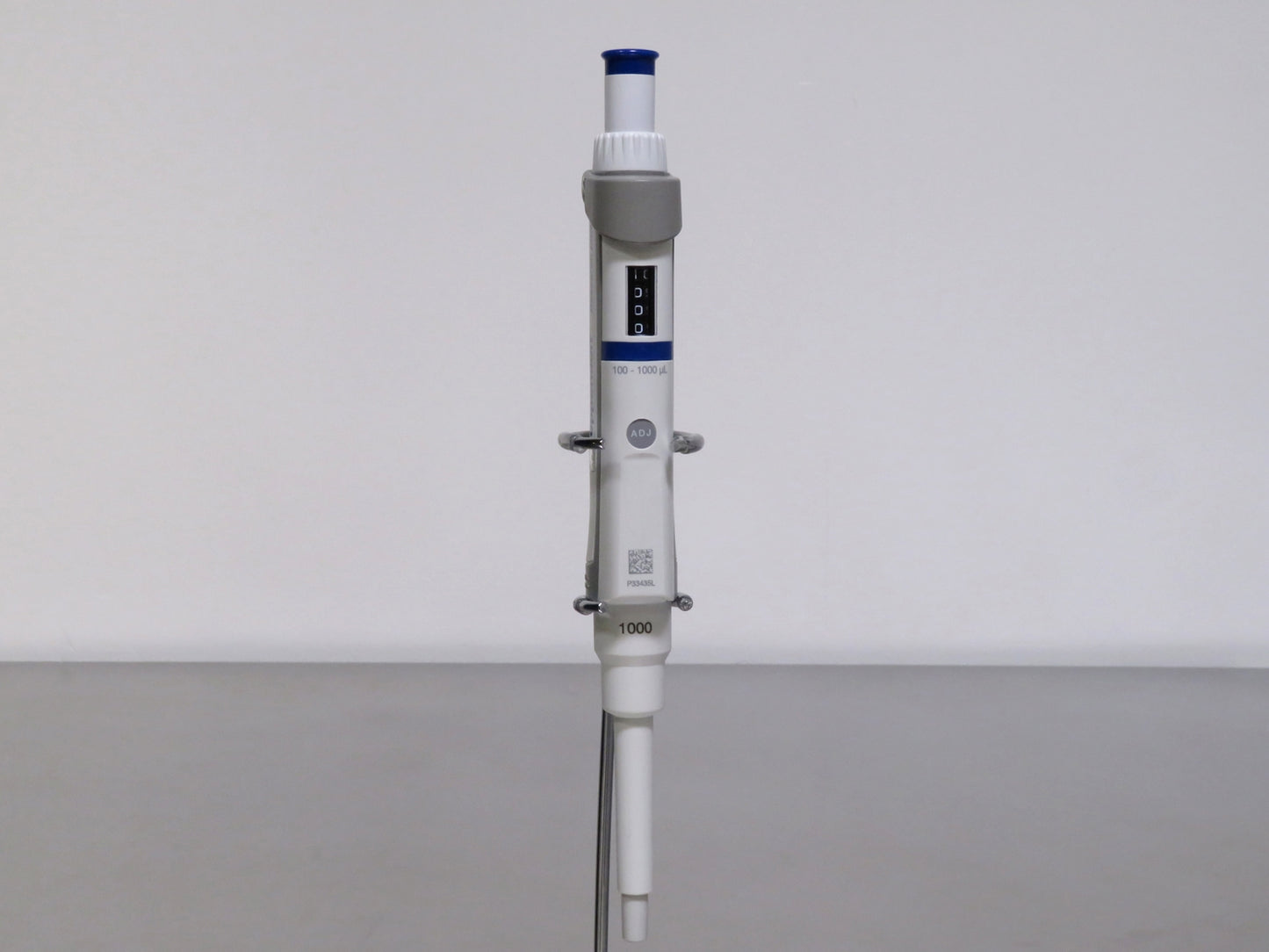 Eppendorf Research Plus Pipette, 100 to 1000uL