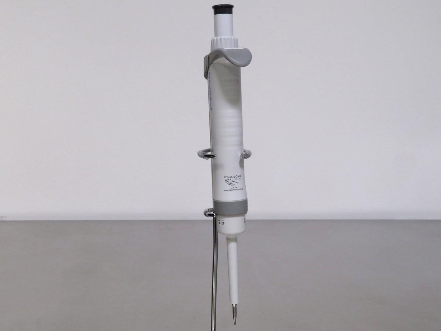 Eppendorf Research Plus Pipette, 0.1 to 2.5uL
