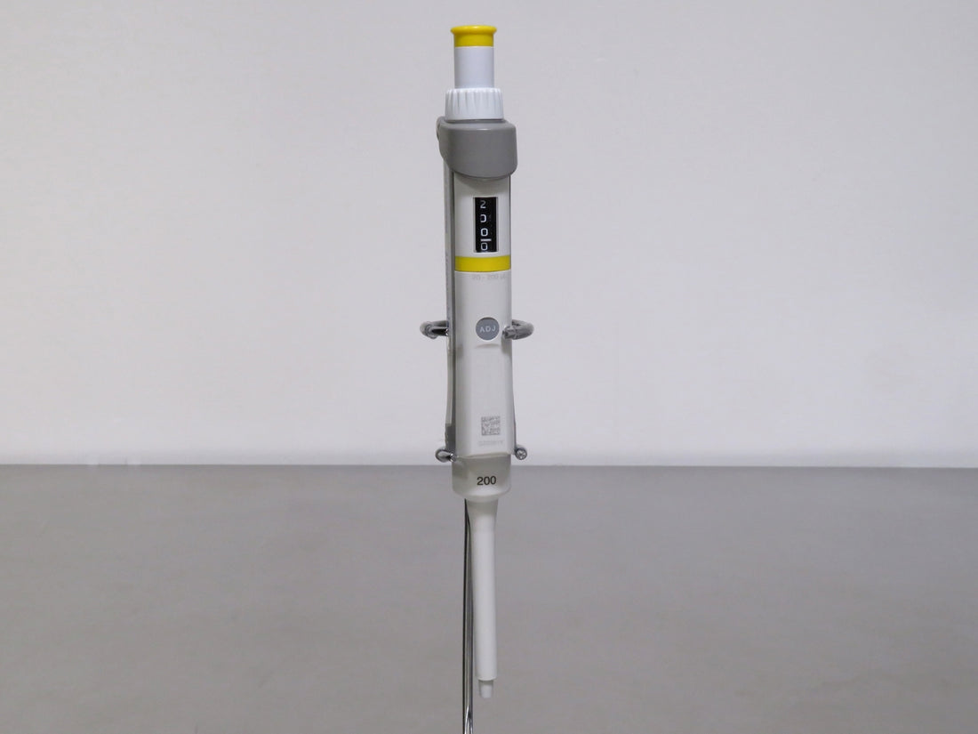 Eppendorf Research Plus Pipette, 20 to 200uL