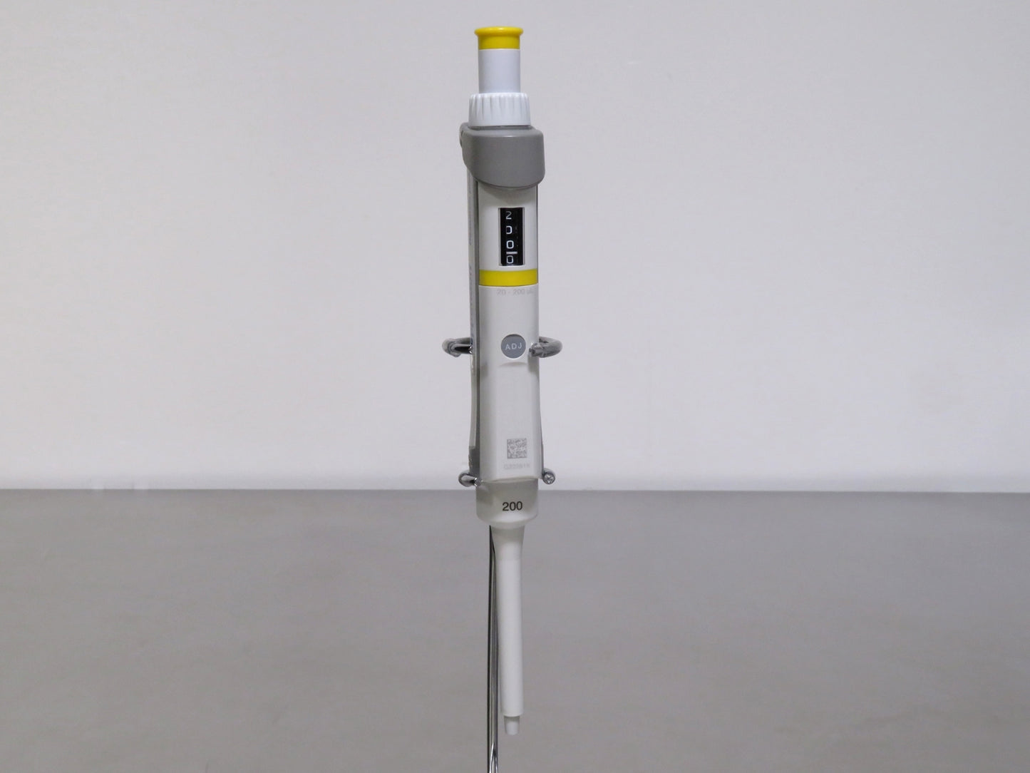 Eppendorf Research Plus Pipette, 20 to 200uL
