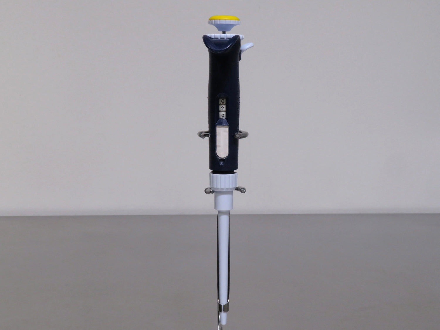 Gilson PIPETMAN L Pipette, 20 to 200uL