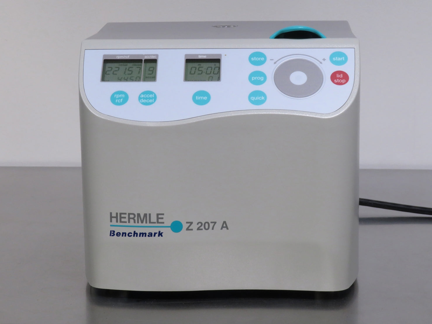 Hermle Z207-A Centrifuge w/ 221.57 8 x 15ml Fixed Angle Rotor
