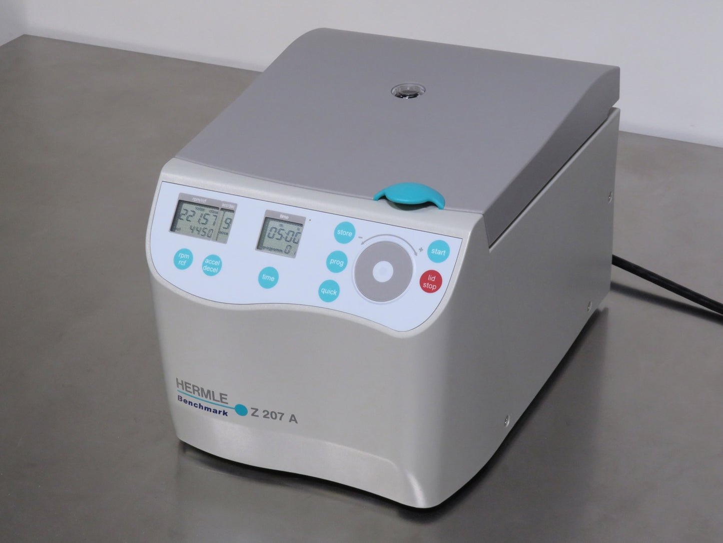 Hermle Z207-A Centrifuge w/ 221.57 8 x 15ml Fixed Angle Rotor