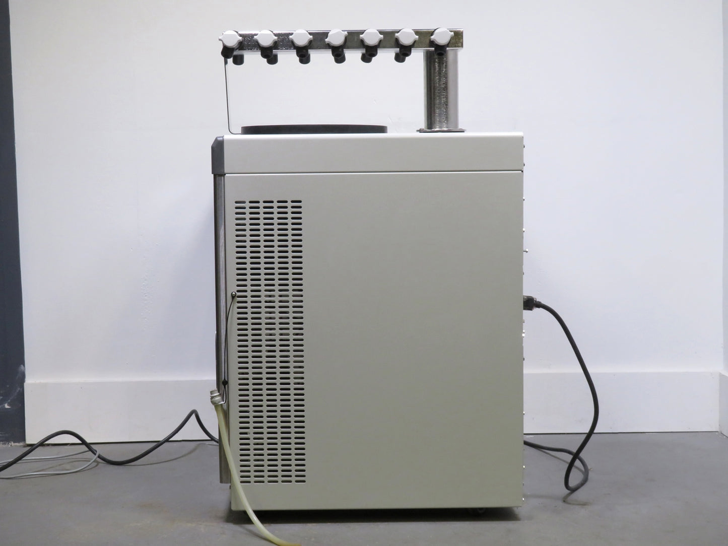 Labconco FreeZone 12L -84C Console Freeze Dryer System, 230V