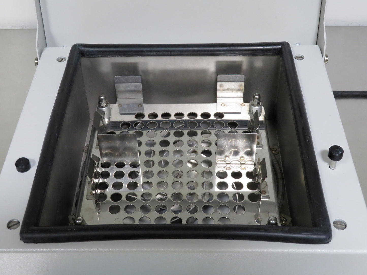Labnet VorTemp 56 Incubator Shaker with Microplate Platform