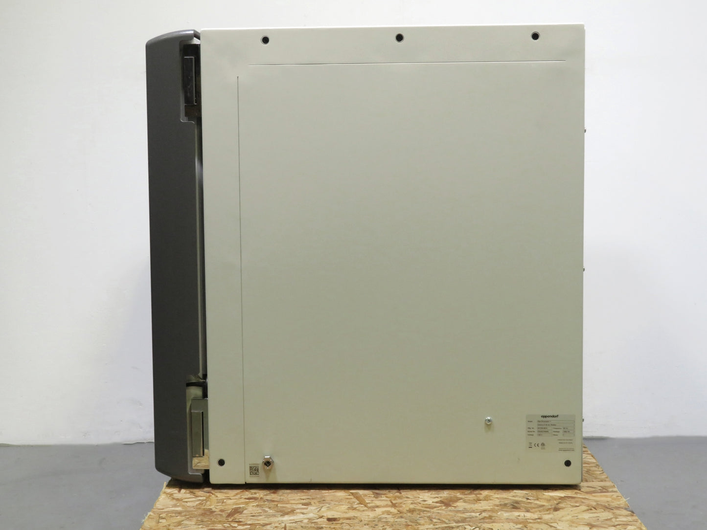 New Brunswick Innova 42 Incubator Shaker