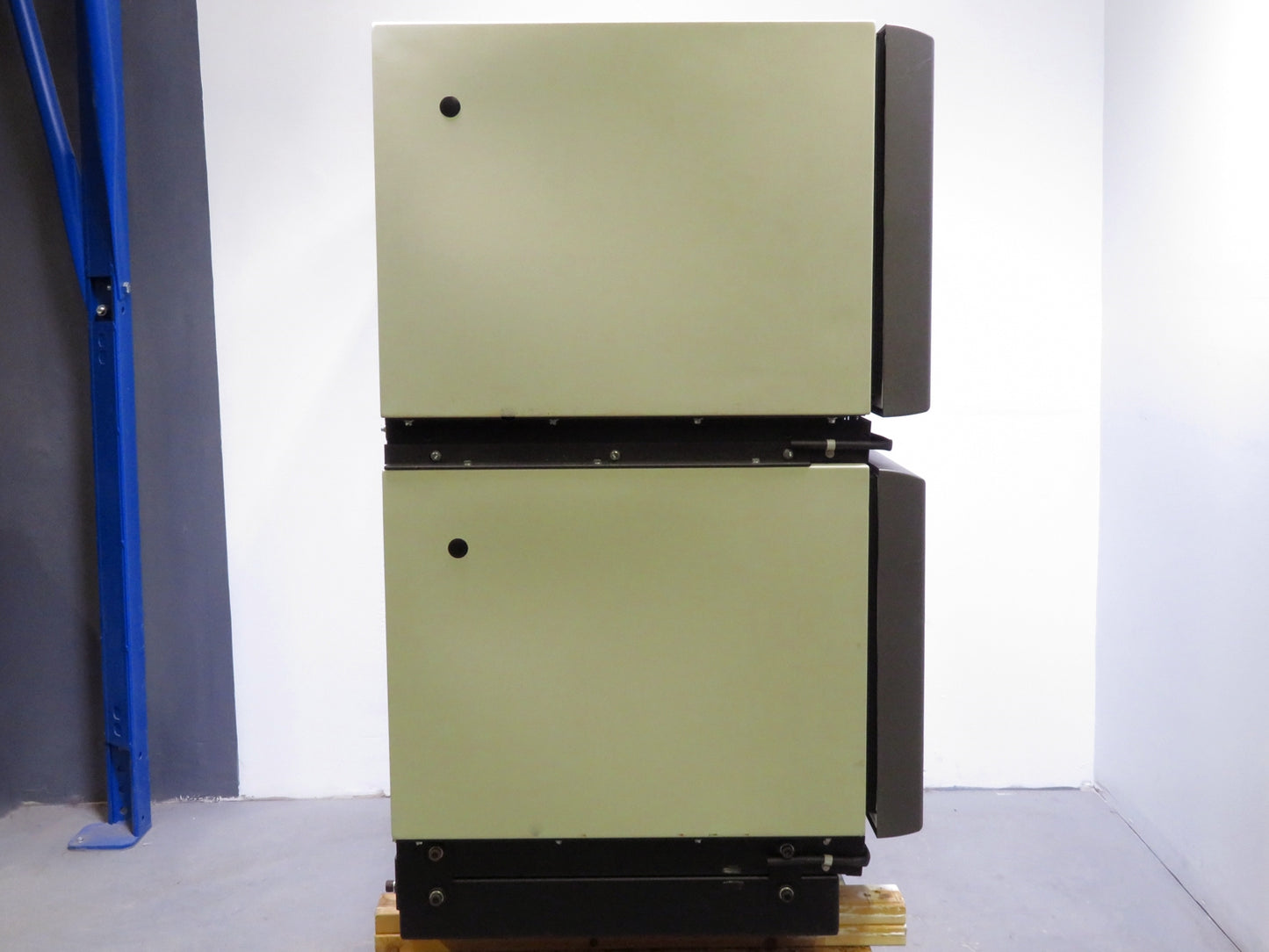 New Brunswick Innova 44R Refrigerated Incubator Shaker Dual Stack