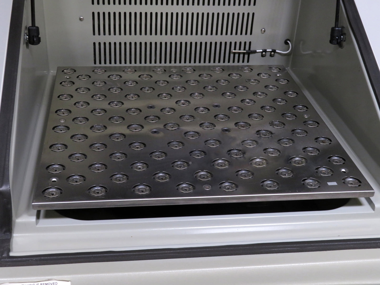 New Brunswick I24R Refrigerated Incubator Shaker