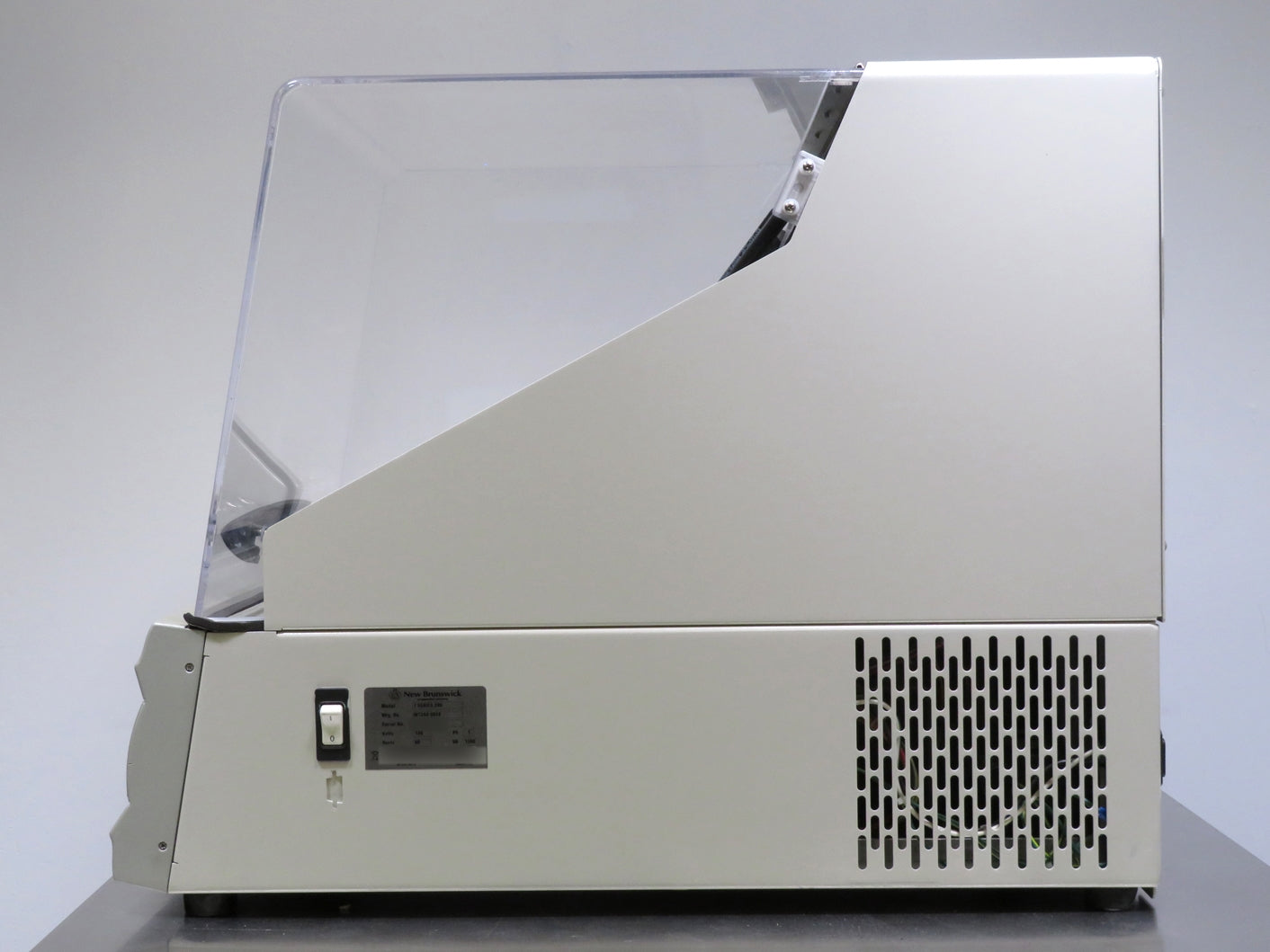 New Brunswick I24R Refrigerated Incubator Shaker