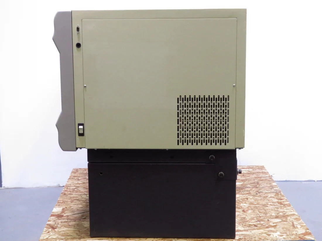 New Brunswick I26R Refrigerated Incubator Shaker Dual Stack