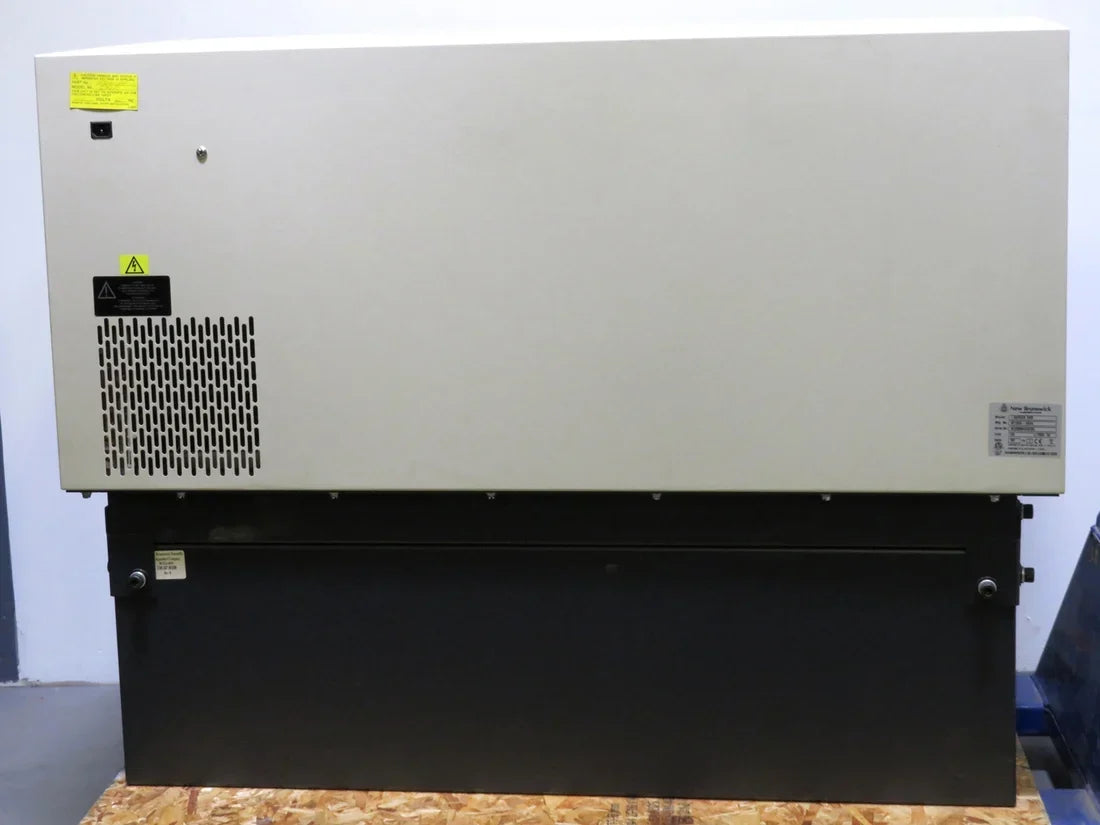 New Brunswick I26R Refrigerated Incubator Shaker Dual Stack