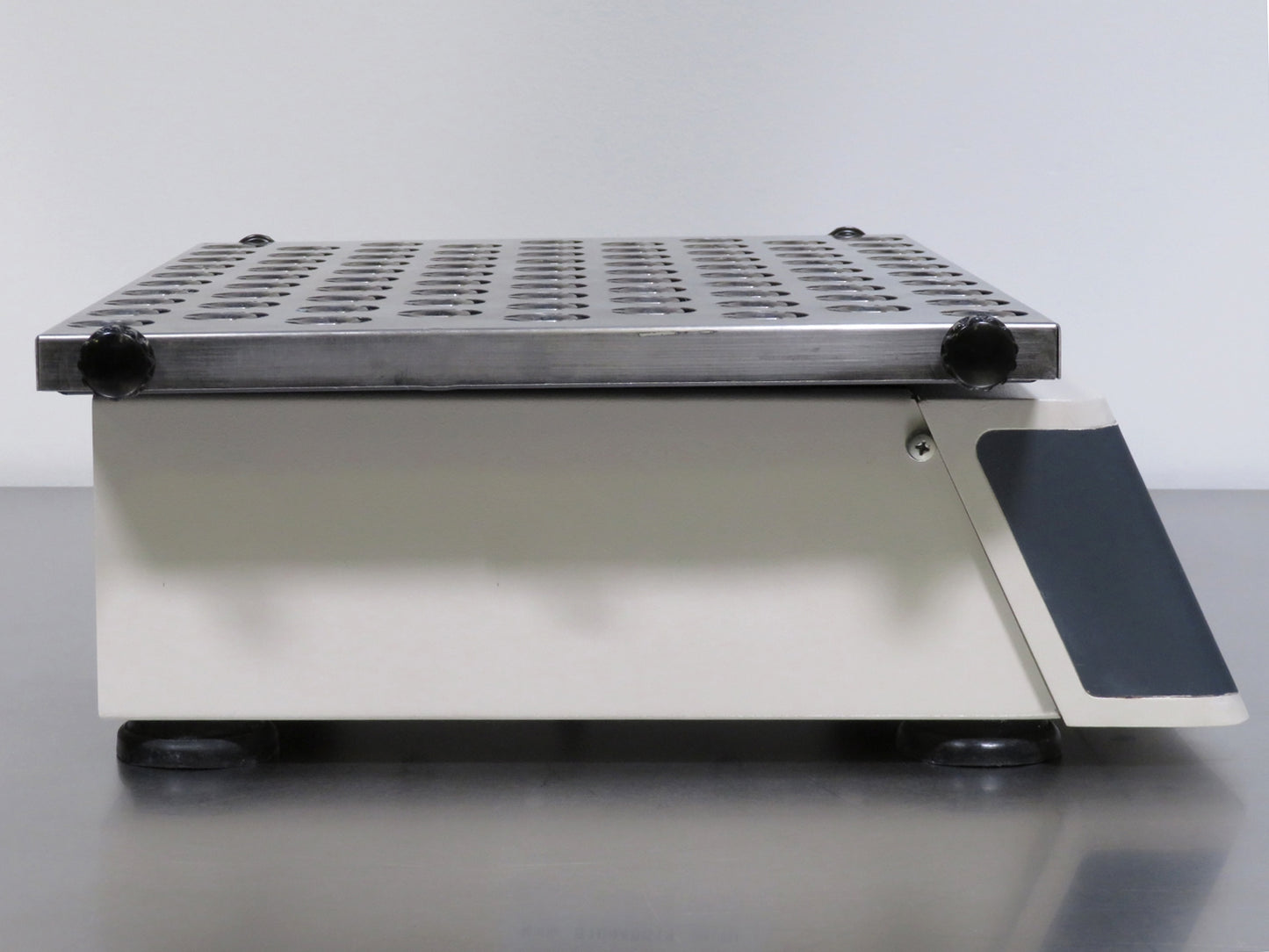 New Brunswick Innova 2050 Platform Shaker