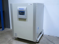 Panasonic MCO-170AICUVL-PA CO2 Incubator thumbnail 2