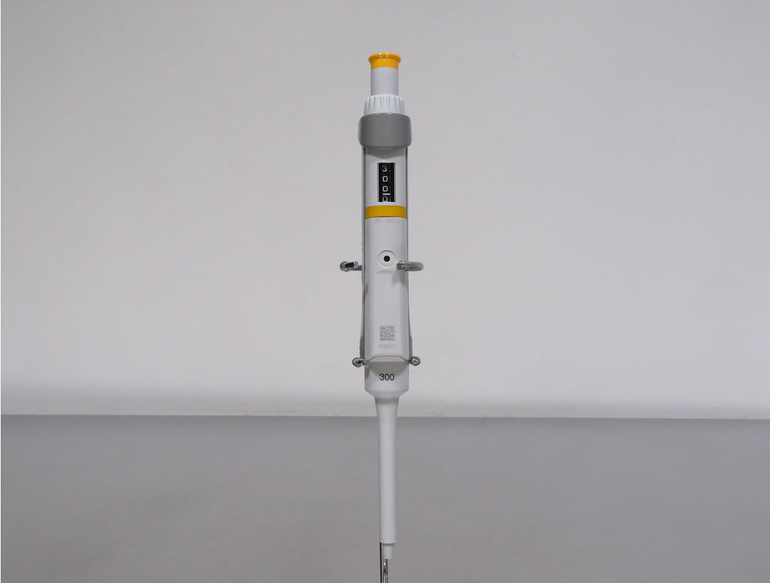 Eppendorf Research Plus Pipette, 30 to 300uL
