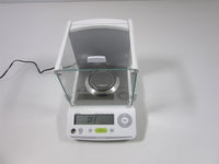 Shimadzu UniBloc Model TXC323L Analytical Balance thumbnail 2