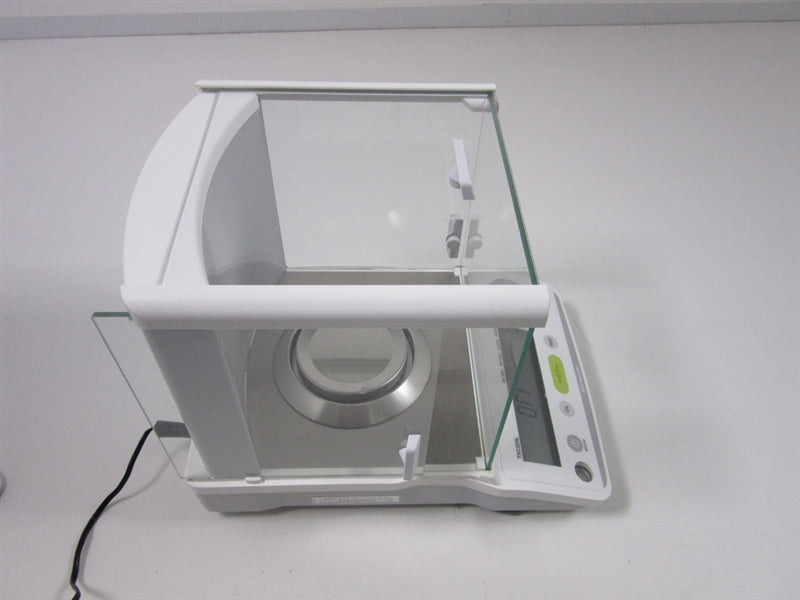Shimadzu UniBloc Model TXC323L Analytical Balance
