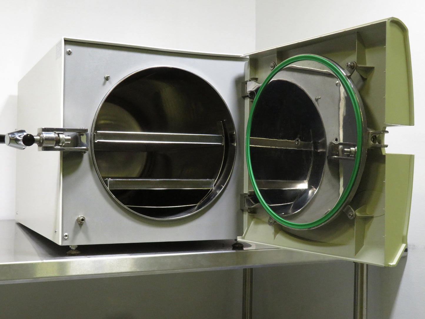 Tuttnauer 3870M Manual Autoclave, 230V