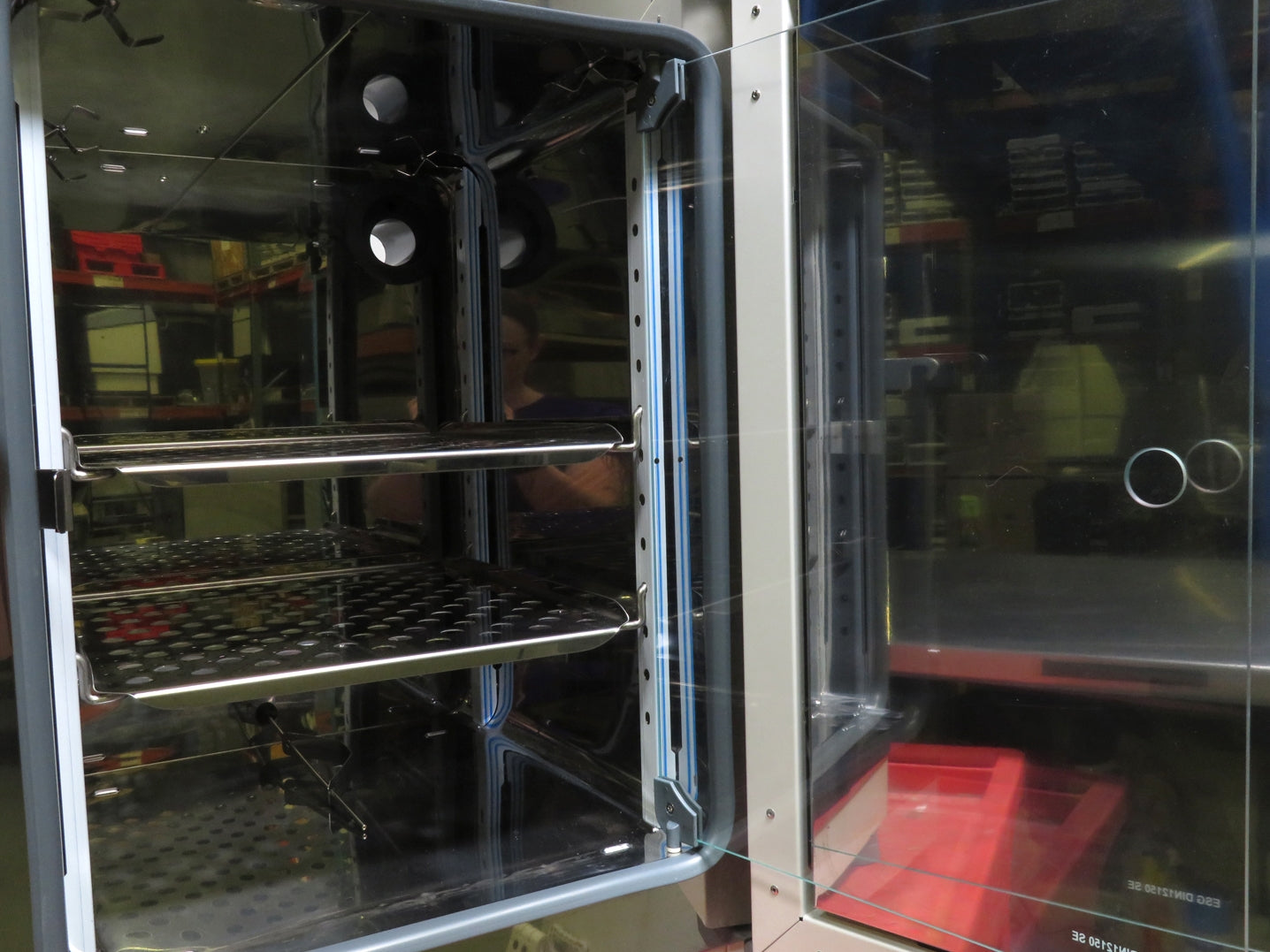 Thermo Scientific Heratherm IGS60 Microbiological Gravity Convection Incubator