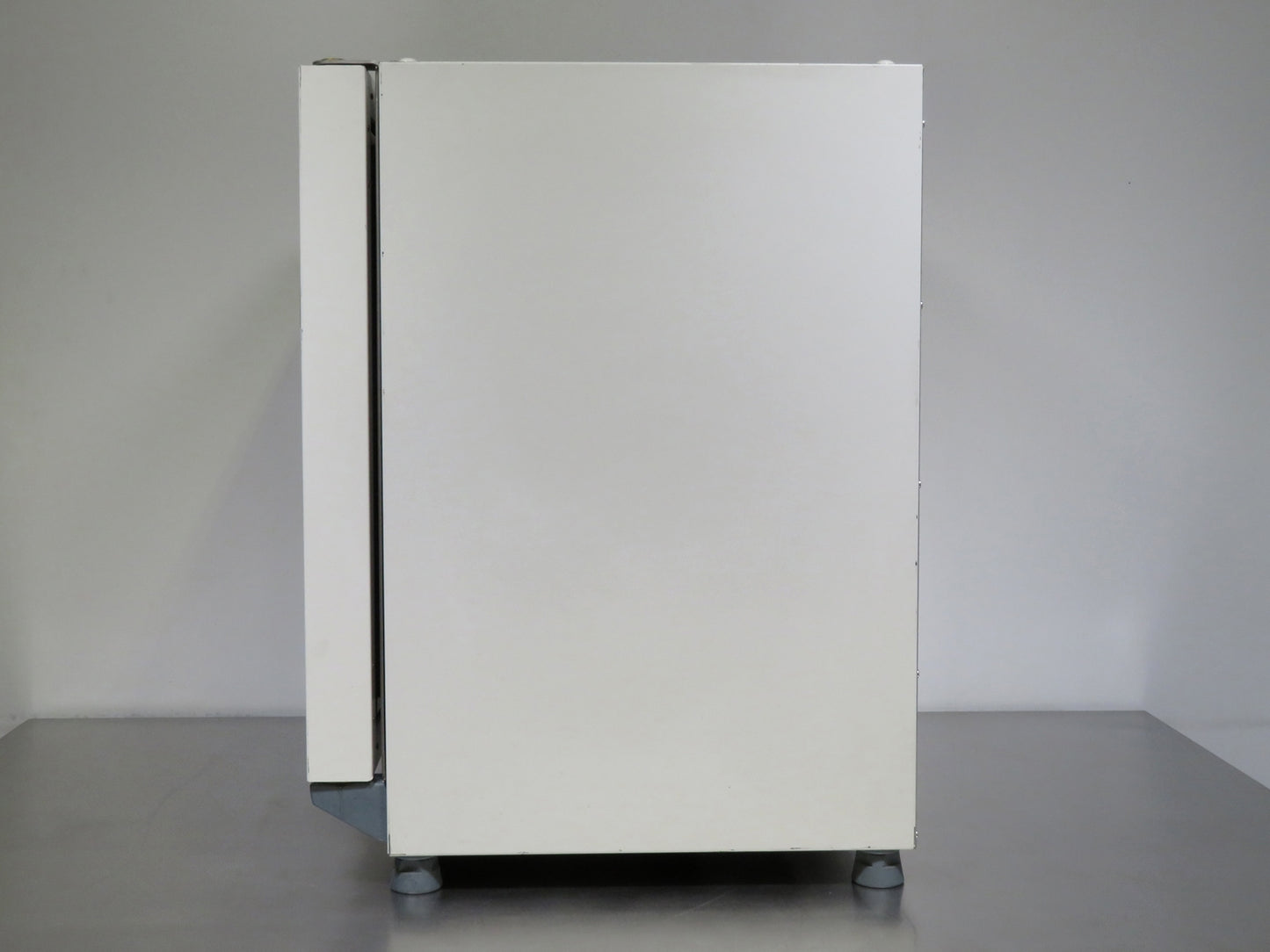 Thermo Scientific Heratherm IGS60 Microbiological Gravity Convection Incubator