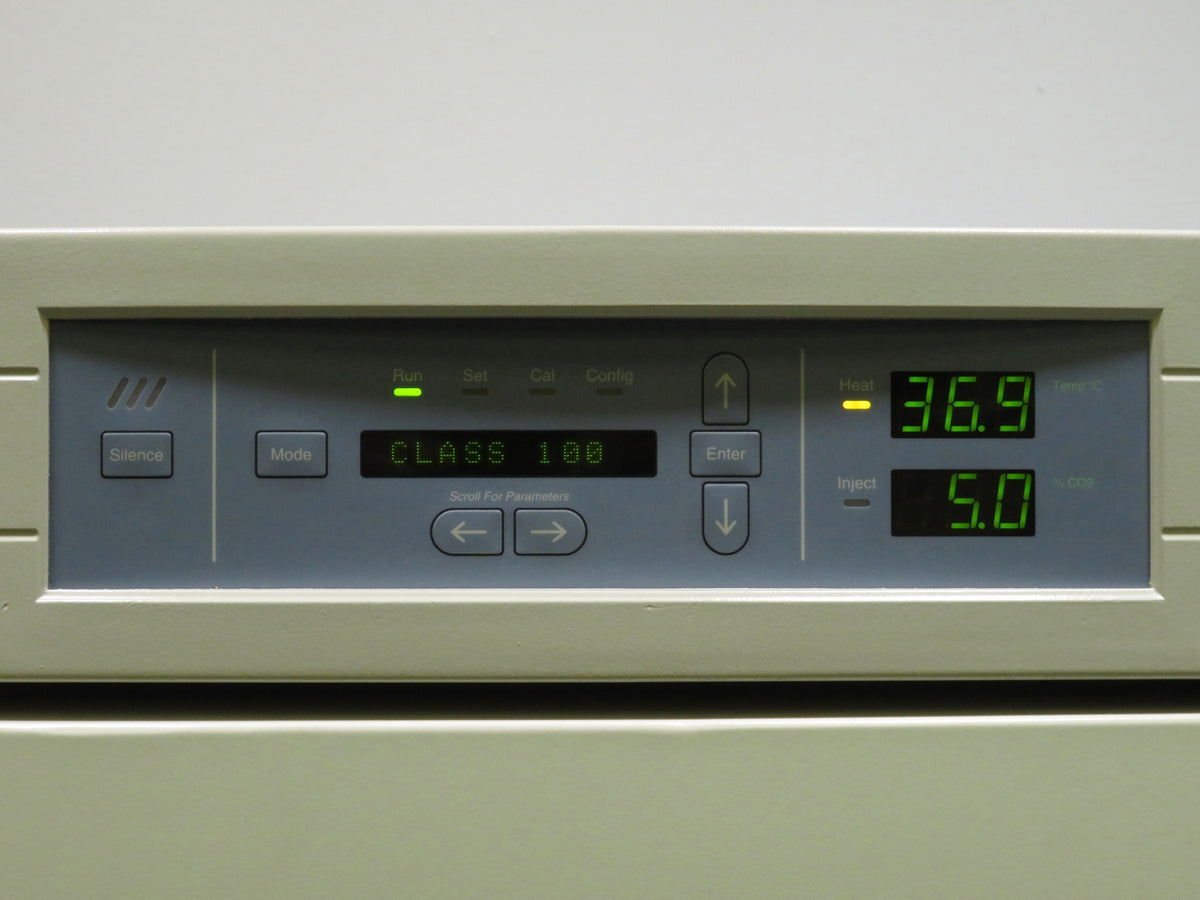 Thermo Forma 3110 CO2 Water Jacketed Incubator