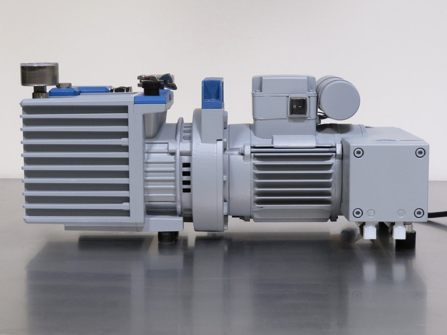 Vacuubrand RC6 Chemistry Hybrid Pump