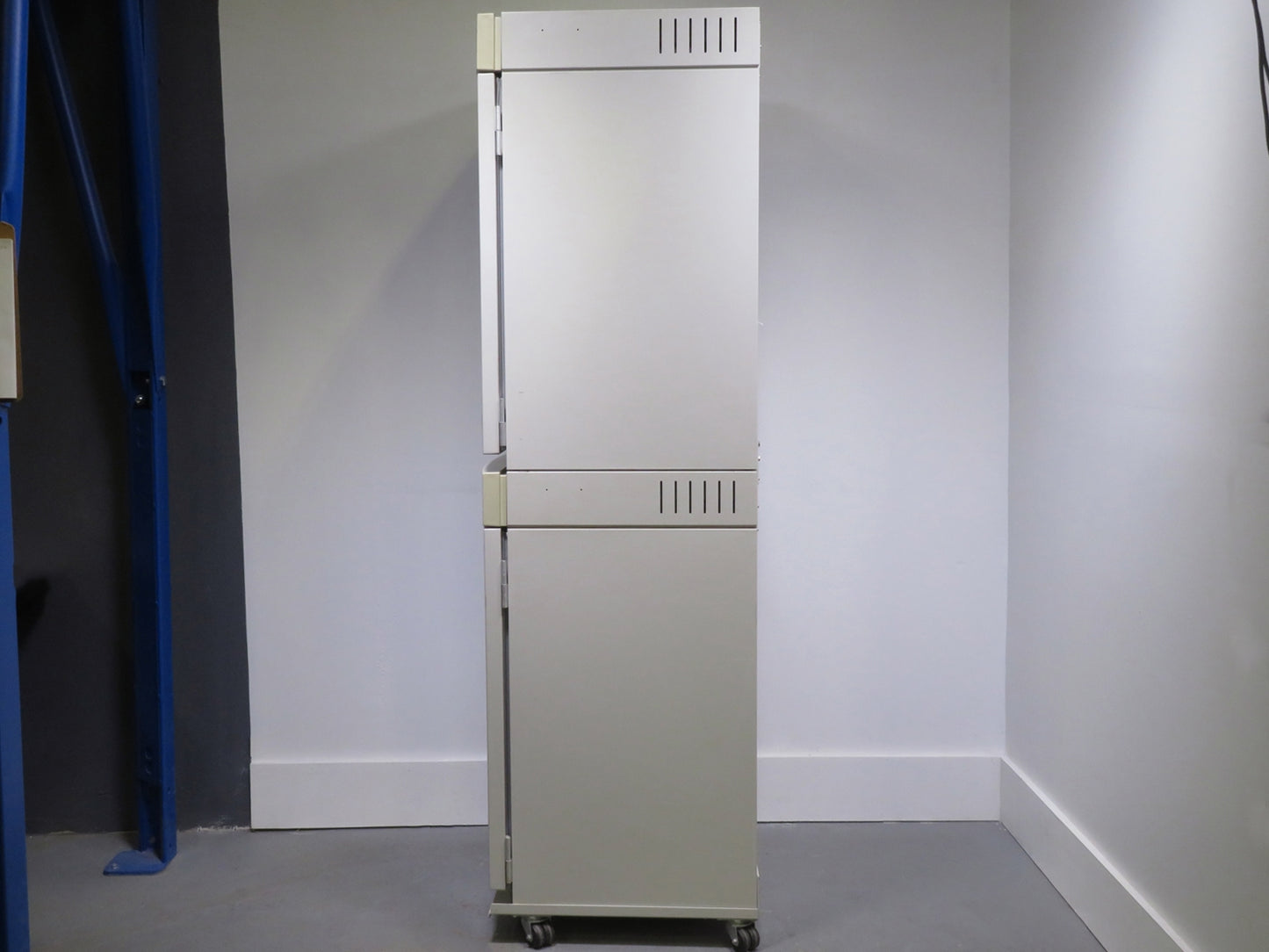VWR Symphony CO2 Water Jacketed Incubator, Model 3078 Dual Stack