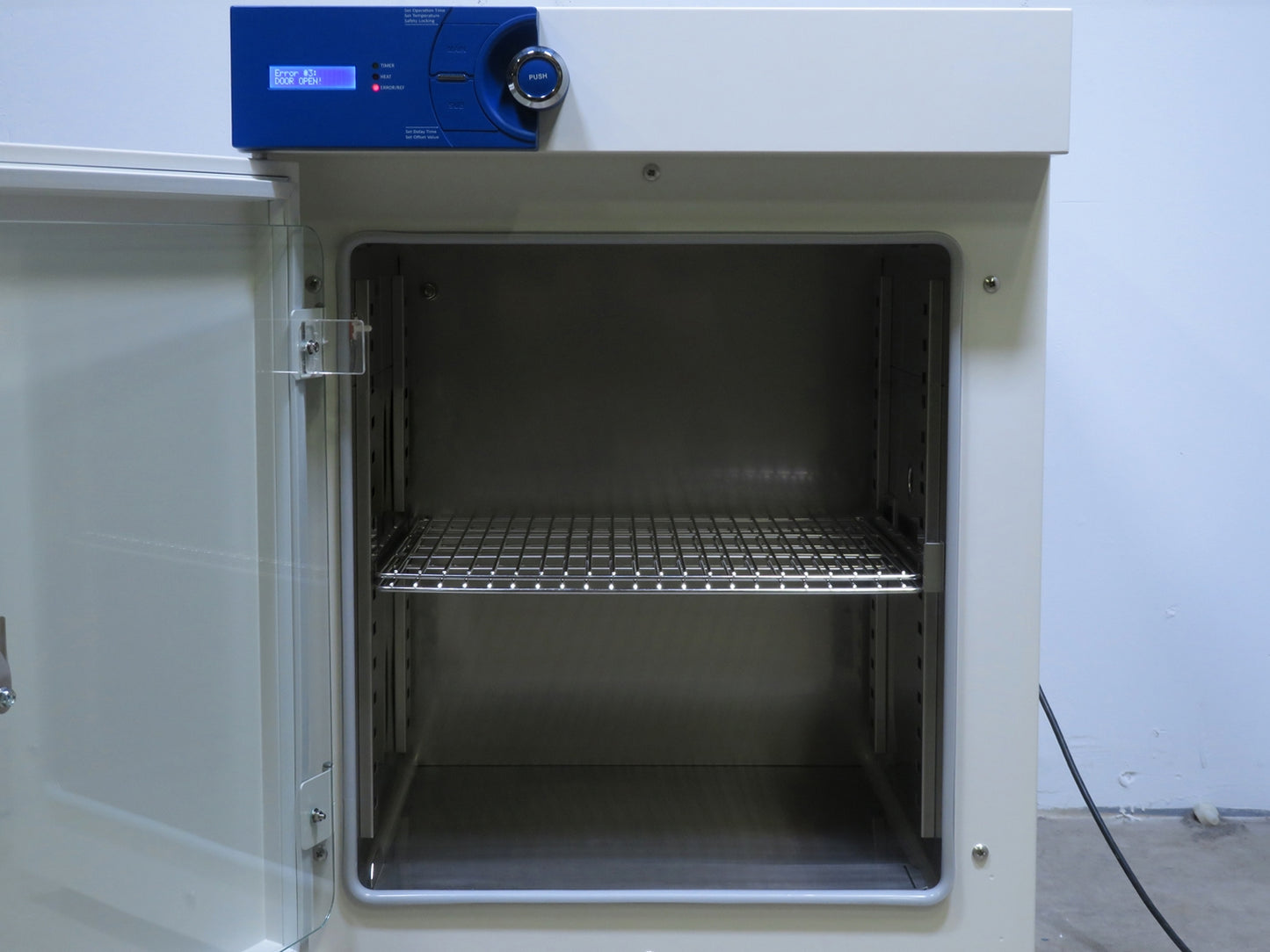 VWR Gravity Convection Incubator, Cat. #: 414005-132