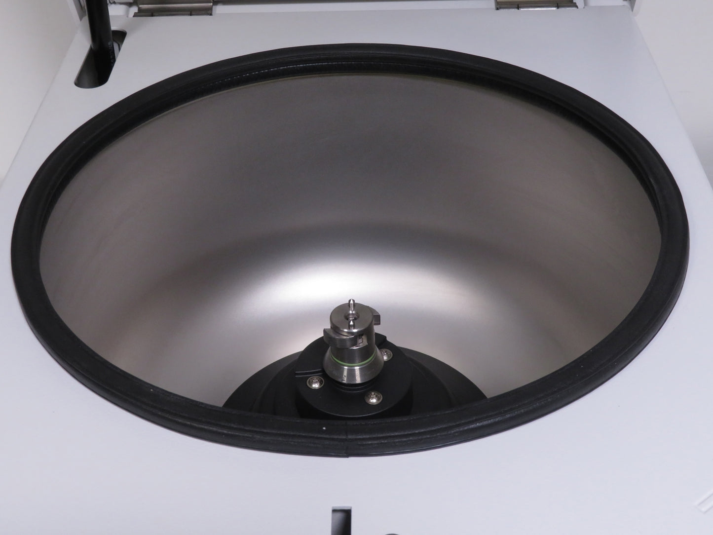 VWR Mega Star 1.6 Centrifuge
