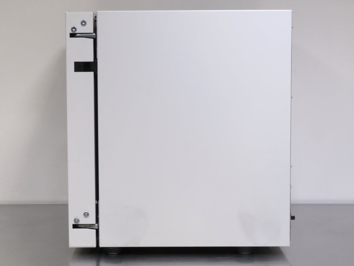 Binder BD56 Avantgarde Gravity Convection Incubator, Cat #: 9010-0324