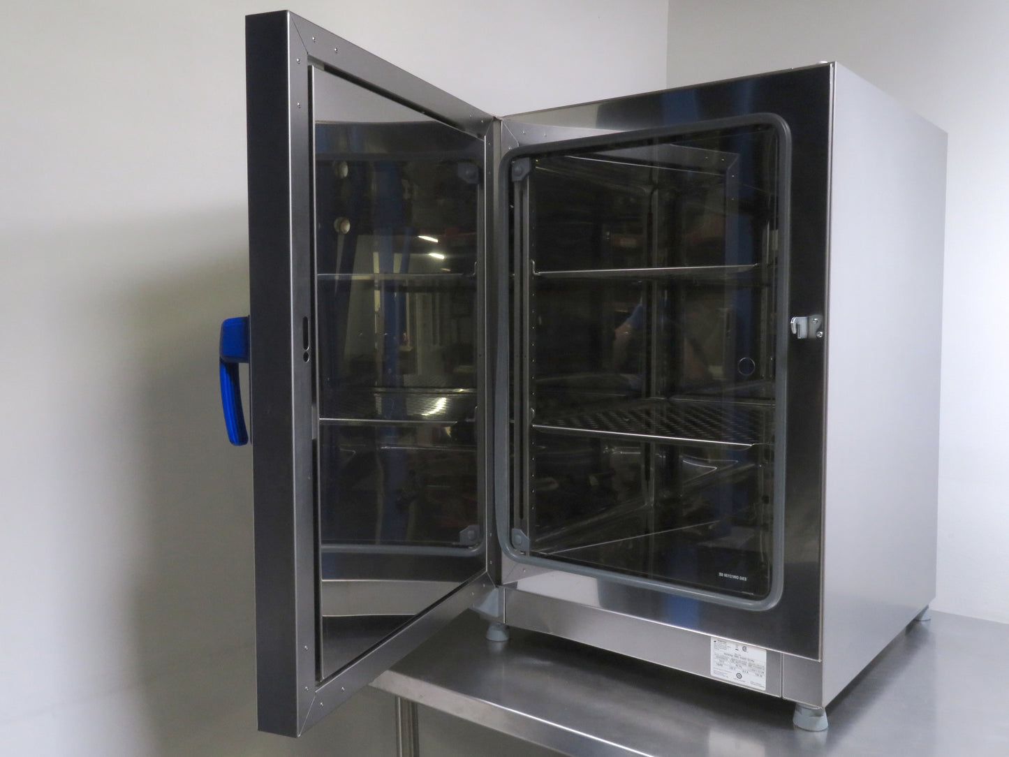 Fisher Scientific Isotemp Microbiological Gravity Convection Incubator Cat. #: 151030515