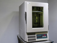 New Brunswick Innova 4230 Refrigerated Incubator Shaker thumbnail 2