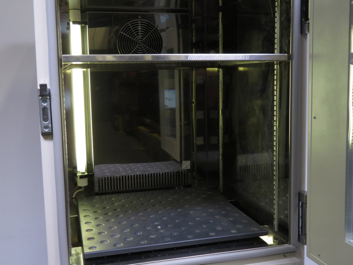 New Brunswick Innova 4230 Refrigerated Incubator Shaker